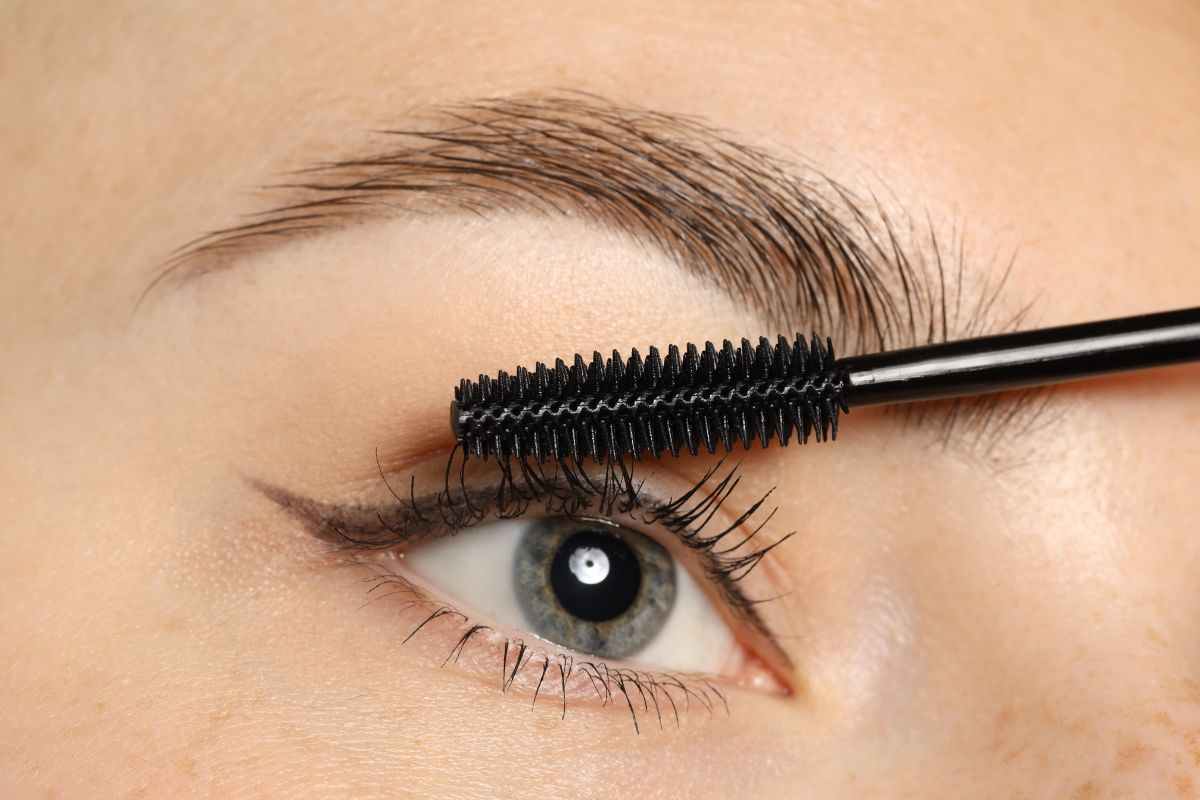 mascara applicazione ciglia