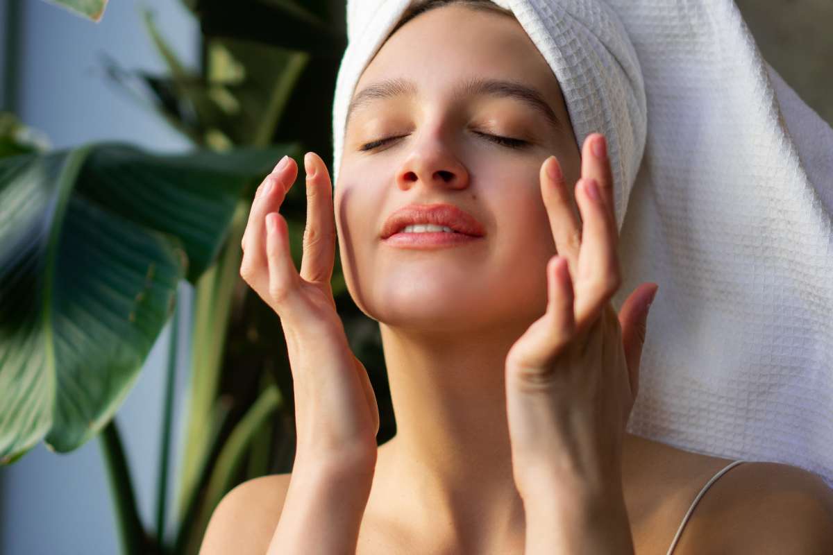 Perché spendere una fortuna quando con questo segreto perdi 10 anni in un colpo