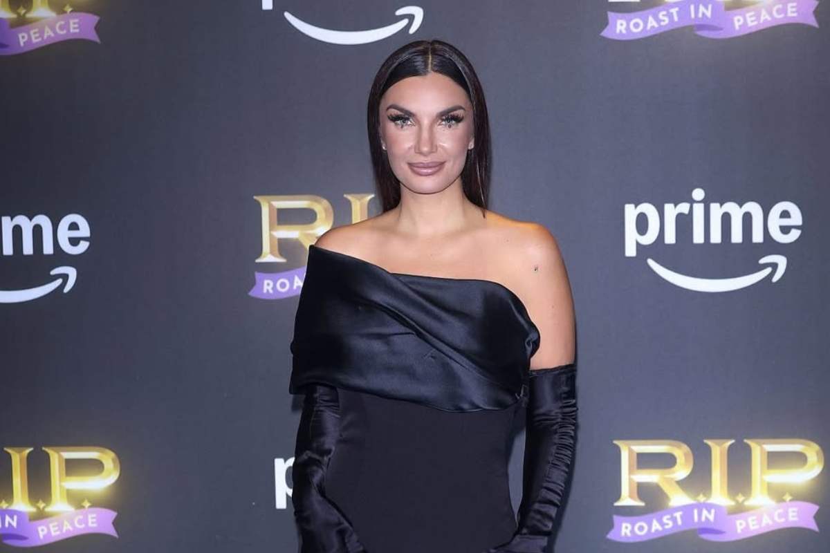 Elettra Lamborghini ha un segreto infallibile per avere capelli sempre lisci e lunghissimi