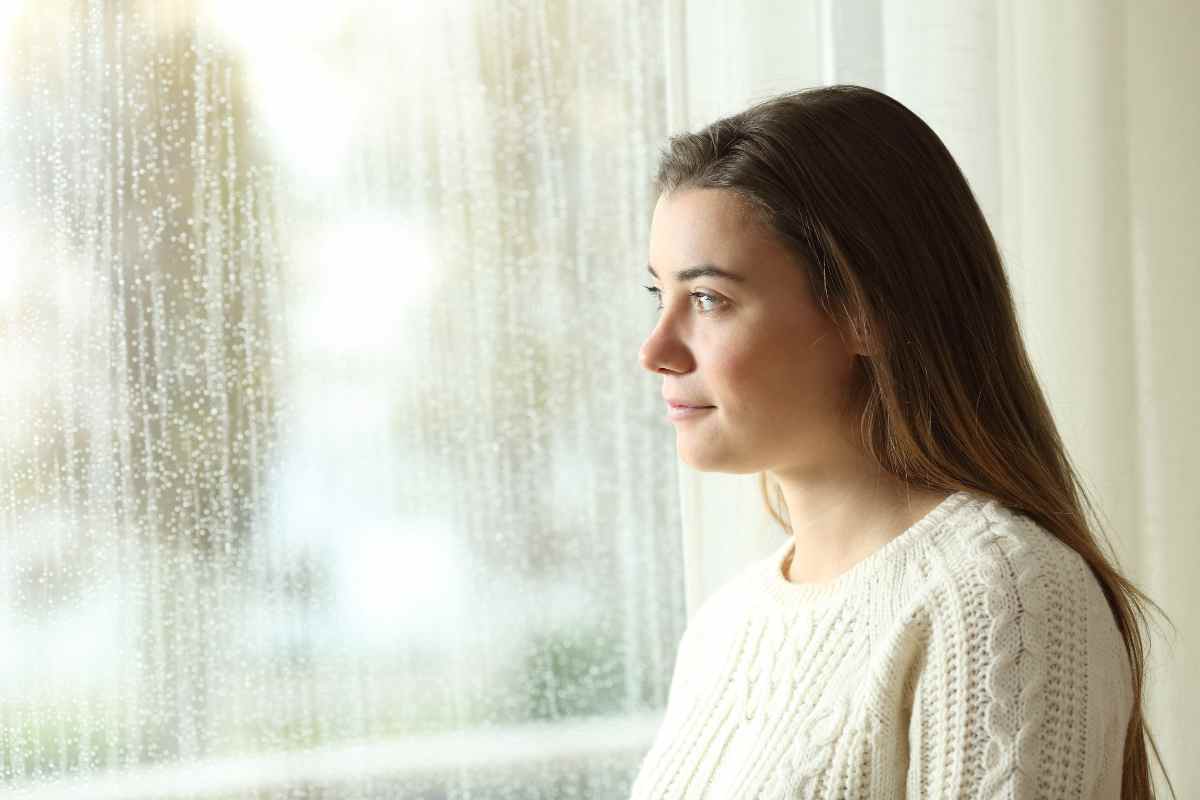 finestre aperte con pioggia